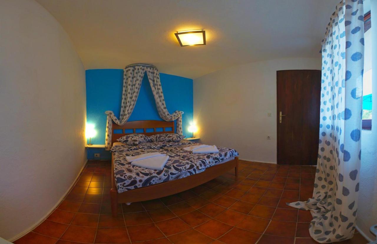The Sea House Apartments Віс Екстер'єр фото