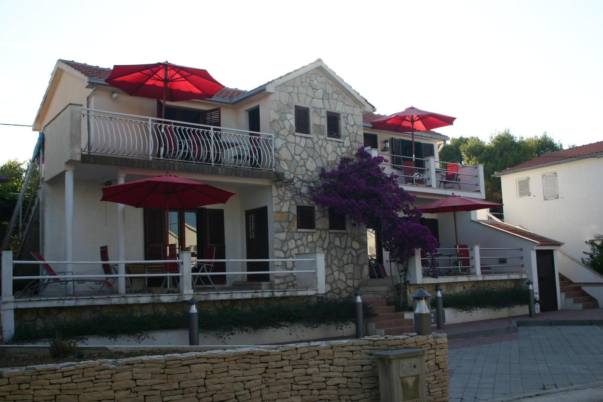 The Sea House Apartments Віс Екстер'єр фото