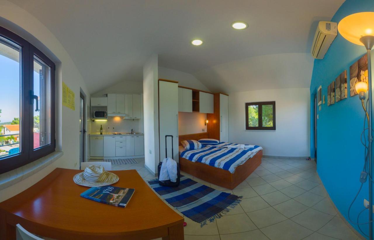 The Sea House Apartments Віс Екстер'єр фото