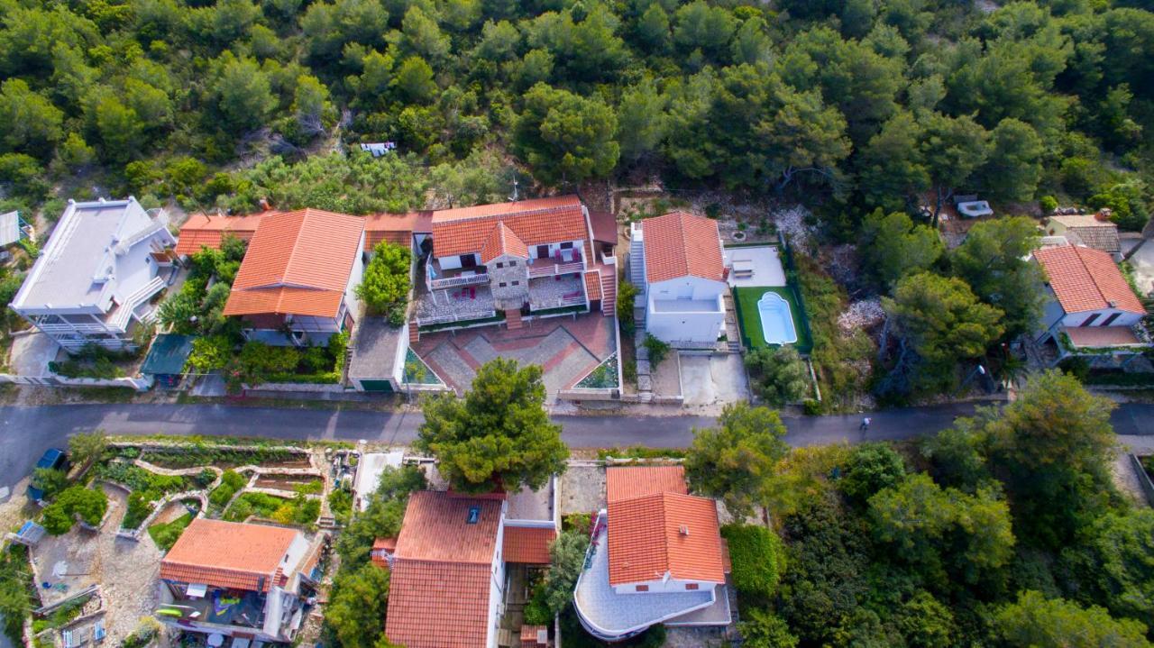 The Sea House Apartments Віс Екстер'єр фото